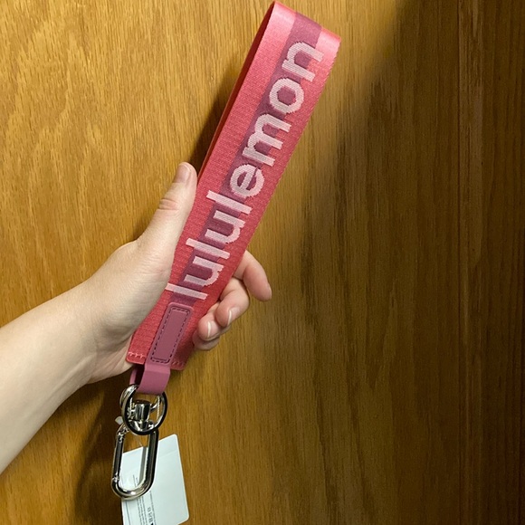 Lululemon Never Lost Key Chain Mauve and Pink NWT - Picture 1 of 5